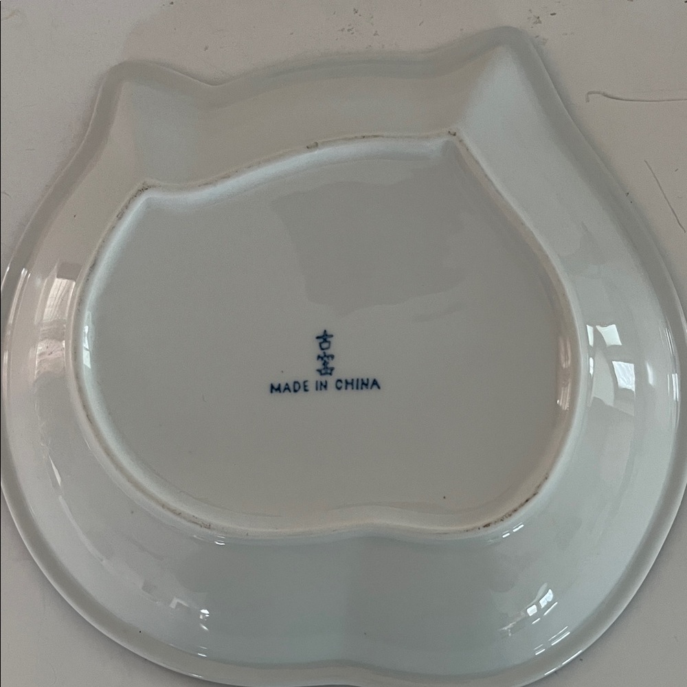 Cat Face ceramic trinket dish/bowl 8x9 inches - White and Navy - Picture 2 of 5